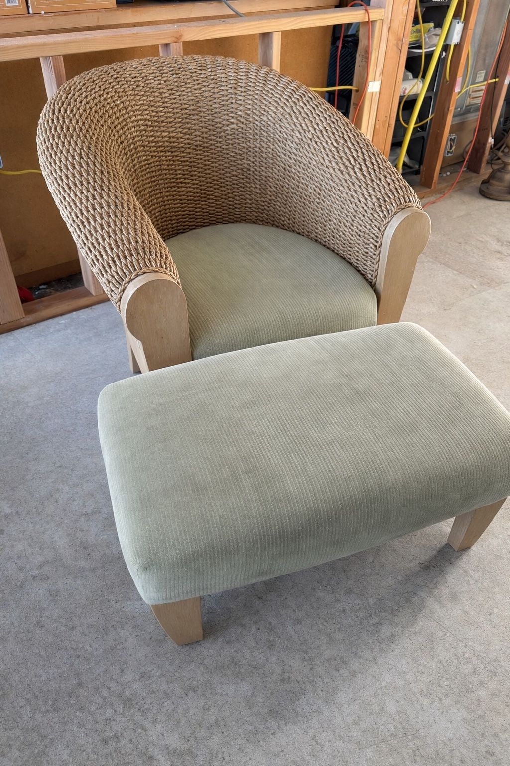 Chair With Ottoman