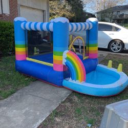 “GREAT BOUNCE HOUSE, NO ISSUES”