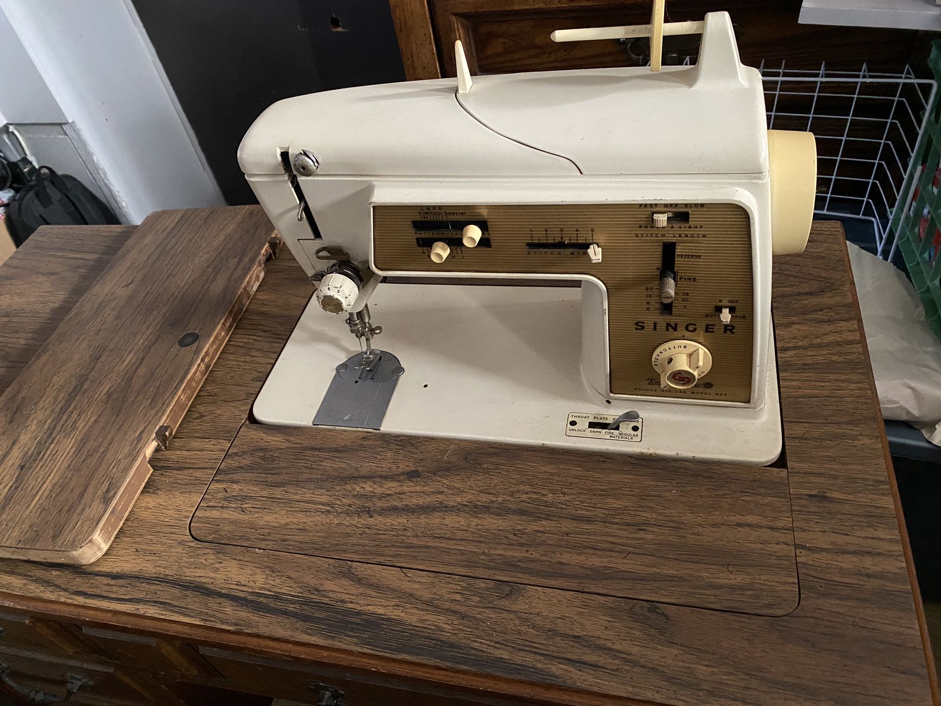 Vintage 301 Singer Sewing Machine Accessories for Sale in El Cajon, CA -  OfferUp