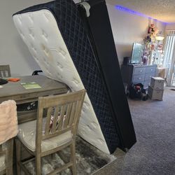 Twin Matress And Boxspring