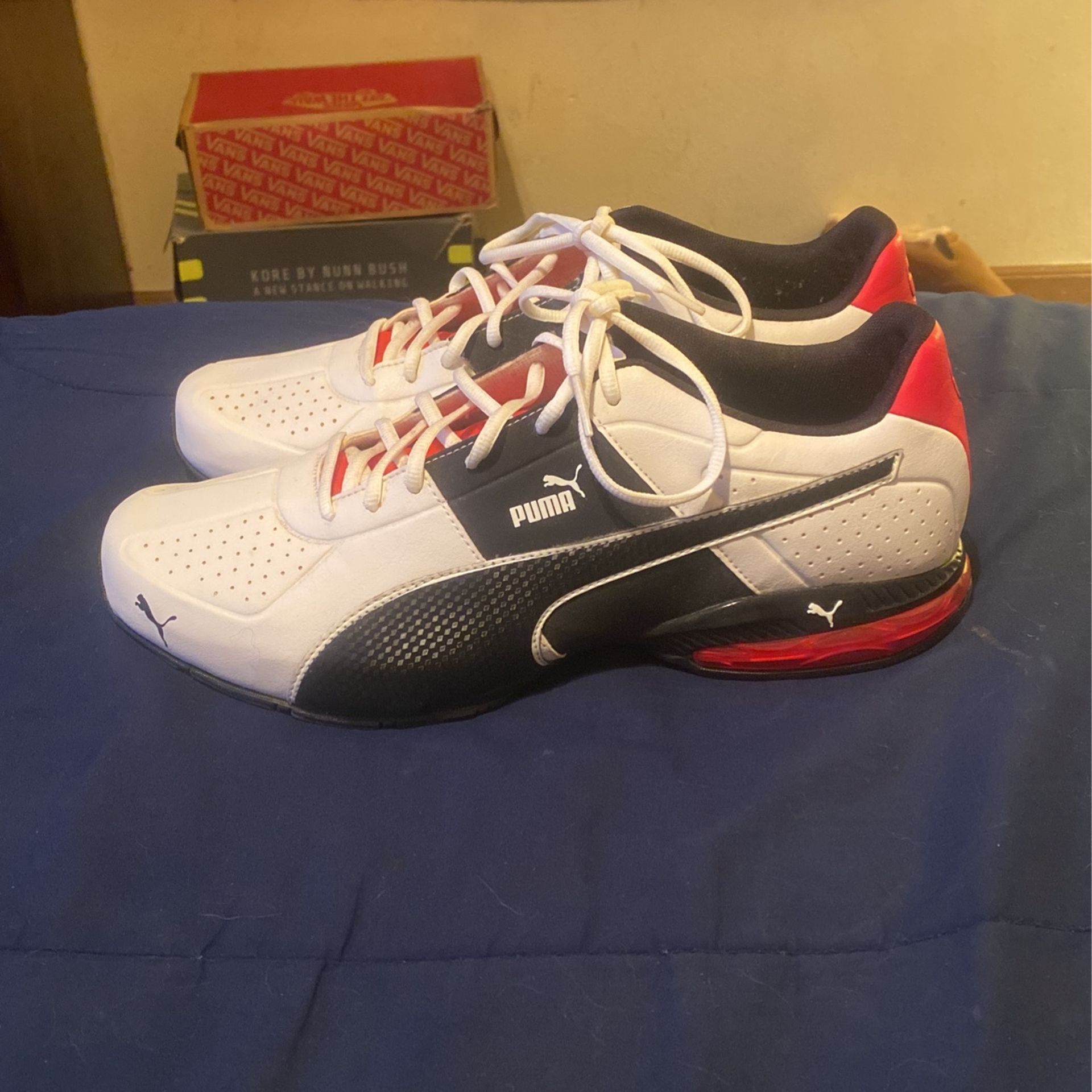 Black White Red Pumas