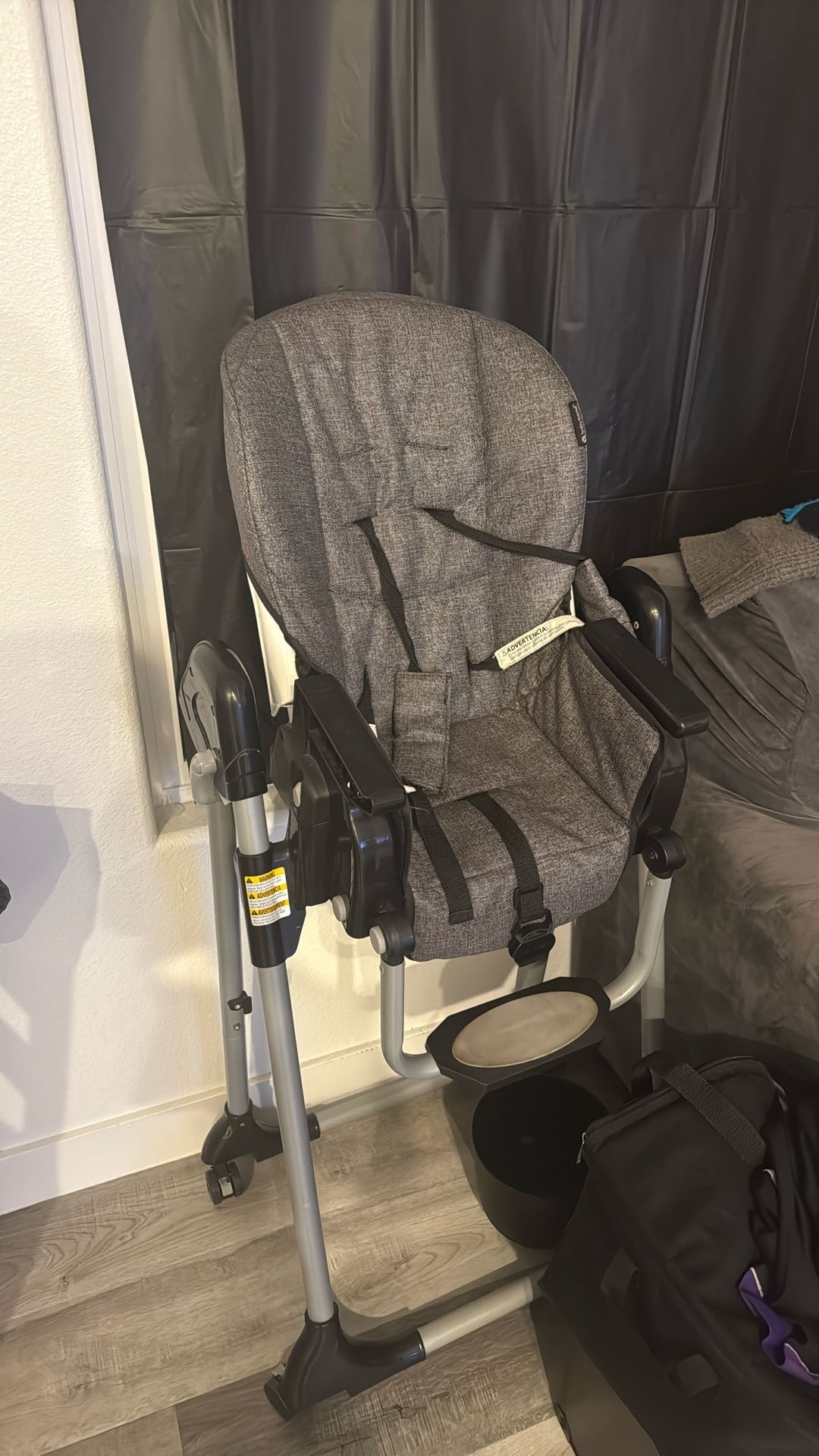 HIGH CHAIR