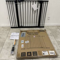 Extra Wide Pet Gate / Baby Gate - Fits Openings 30” - 46”
