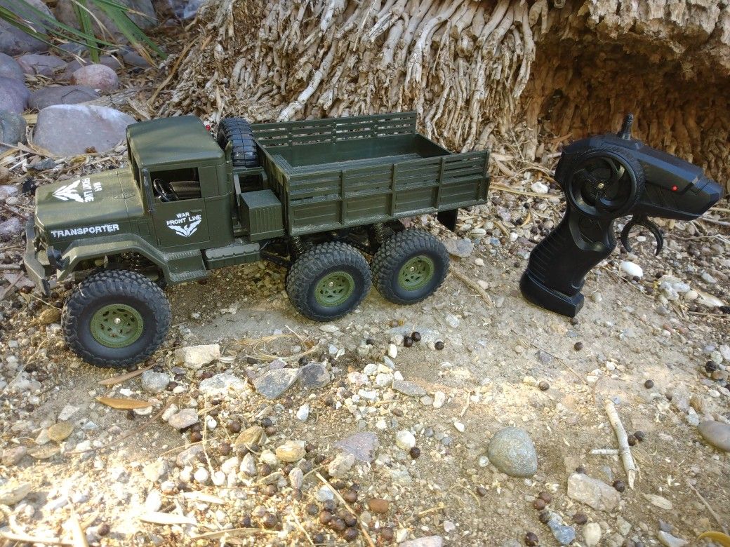 JJRC 1:16 Scale RC Military Transporter Truck Like New!