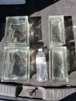 Glass architectural bricks