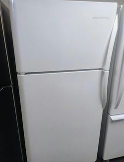 Frigidaire Top Freezer Refrigerator White
