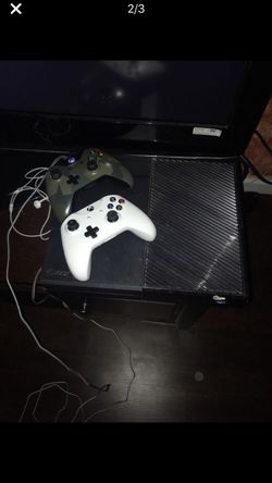 Xbox one + 2 controllers + 5 games