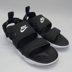 New extra durable Nike women's black and white sandals size 8.