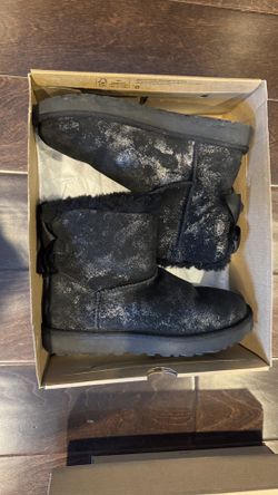 Ugg Women's Mini Bailey Bow Glimmer Faux Fur Lined Boots Size 6