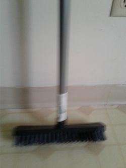 Floor brush