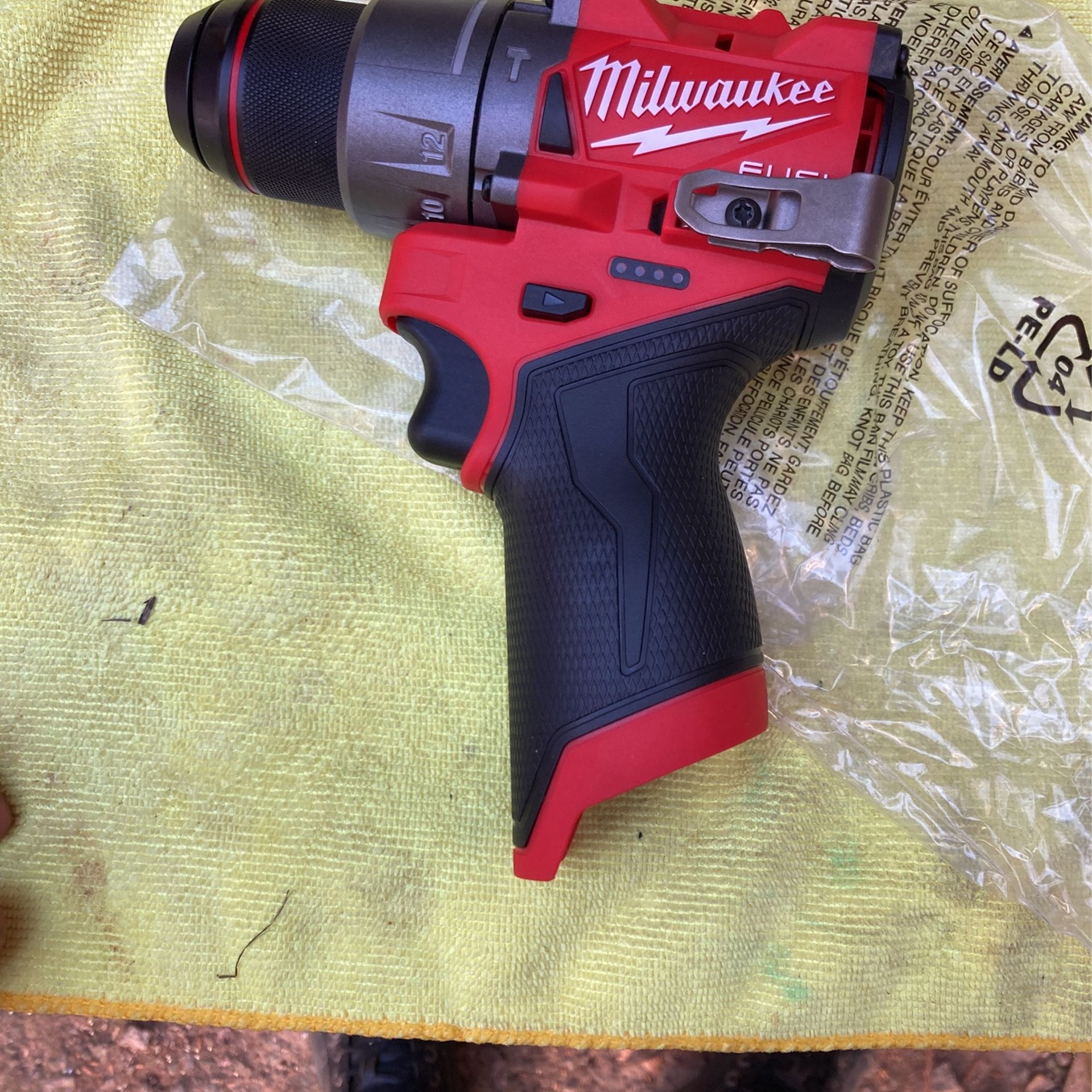 MILWAUKEE M12 1/2” HAMMER DRILL/DRIVER