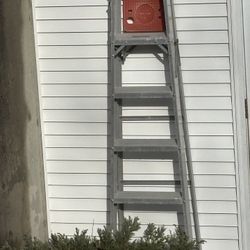 6 Ft Ladder 40$
