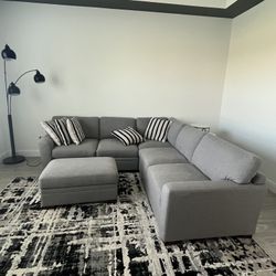 Beautiful Like New Sectional & Ottoman 