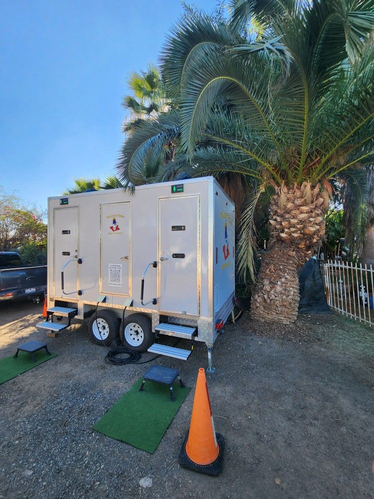 LUXURY RESTROOMS π»