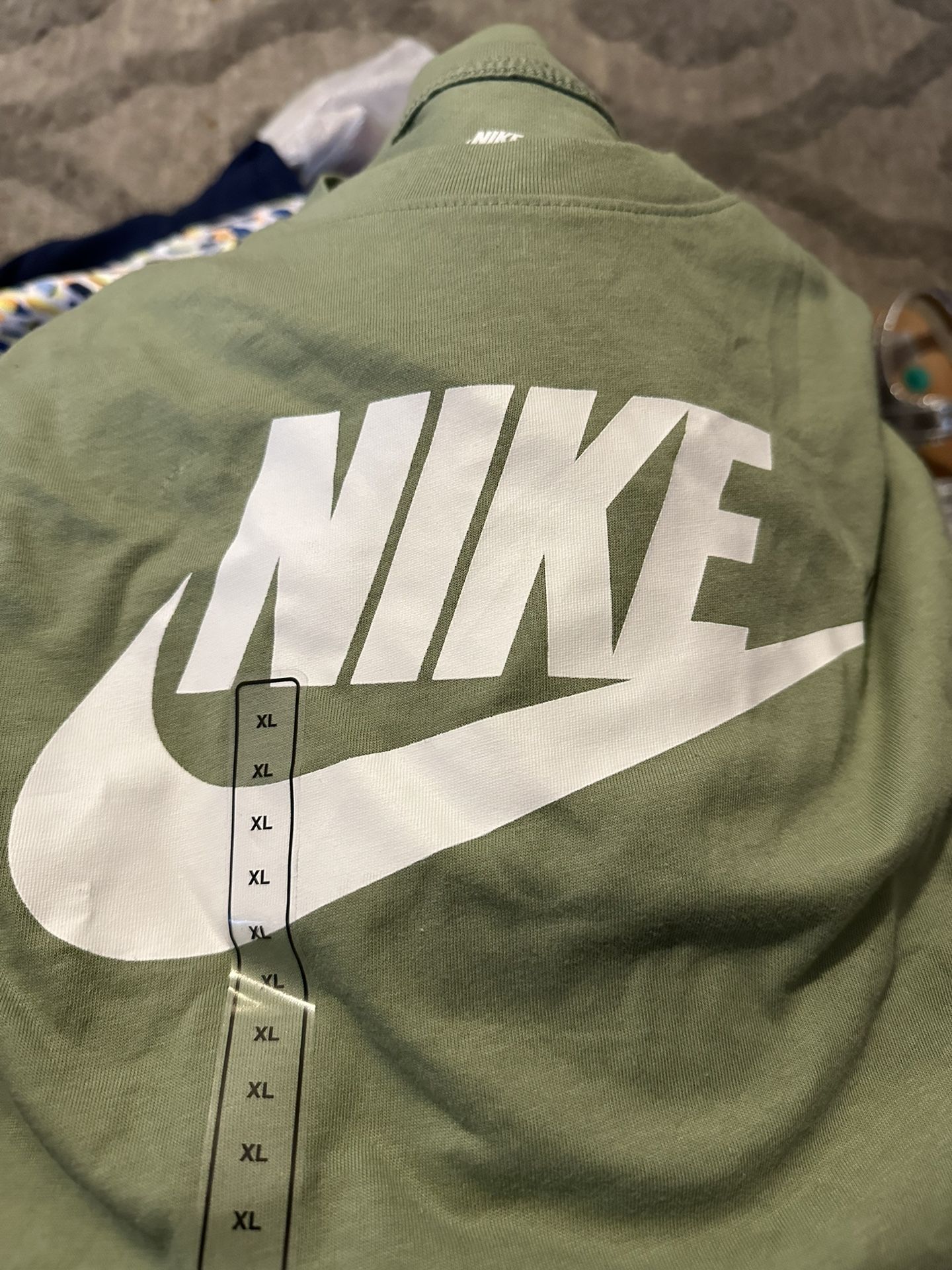 XL Mens Nike tshirts