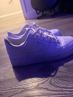 White Air Force 1’s (AF1)