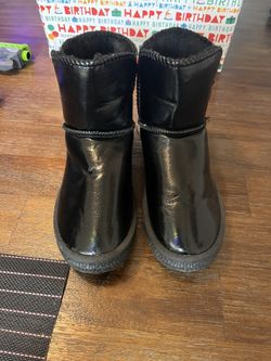 Black Pattern Leather Boots