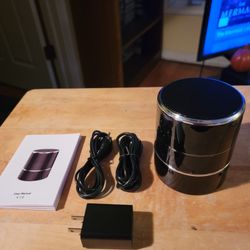 BLUETOOTH SPEAKER WITH HD ROTATING HIDDEN CAMERA (Brand New)