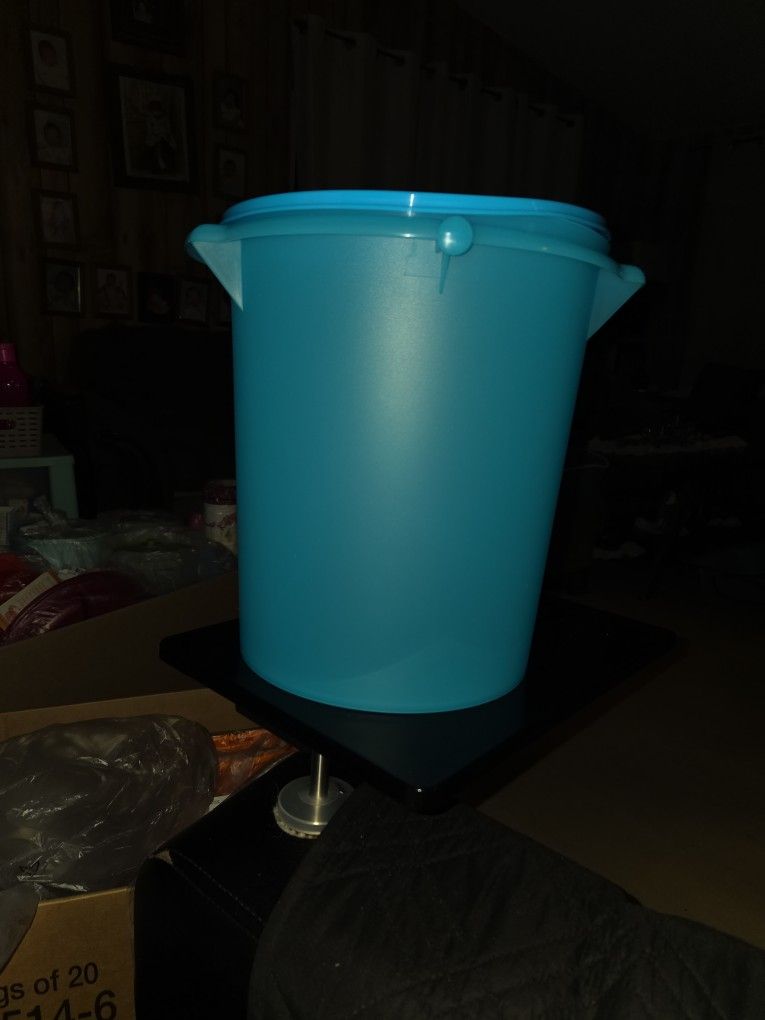 8.5 L Canister Big