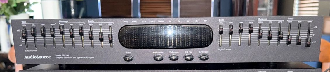 AudioSource EQ 100 Graphic Equalizer and Spectrum Analyzer