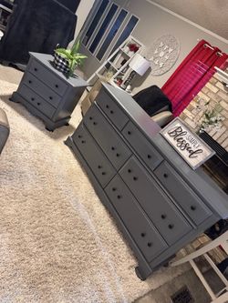 ✨✨GORGEOUS GRAY SOLID WOOD LONG 7 DRAWER DRESSER WITH MATCHING 3 DRAWER NIGHTSTAND ✨✨