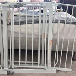 Regalo Baby Gate / Play Yard 