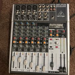 Behringer XENYX 1204 Mixer