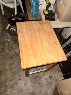 Kitchen island cutting board