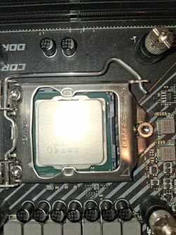 i7-10700K / Z490 Carbon WiFi /