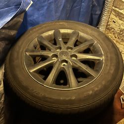 2010 Toyota Camry Oem Wheels Set (needs New Tires)