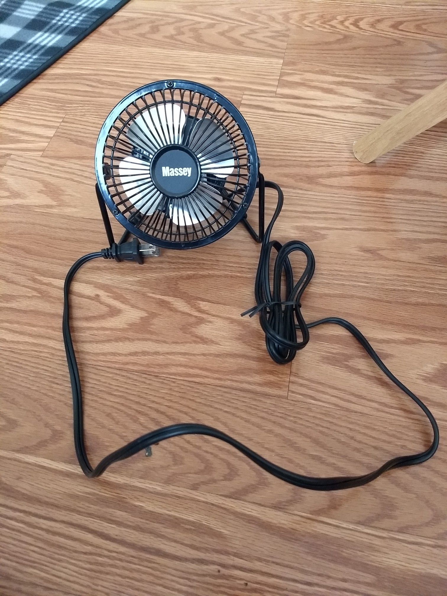 Massey high speed desk fan