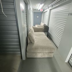 Beautiful Sectional Couch Ready For Pickup