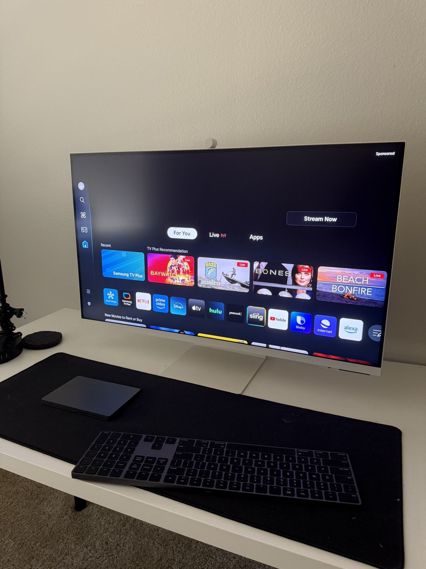 Samsung  M80F Monitor 