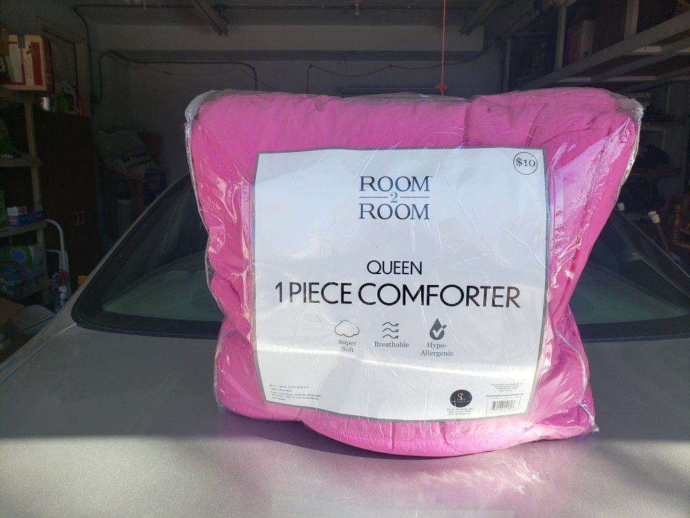 Queen Pink Comforter