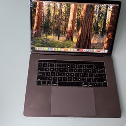 MacBook Pro 2018 i9 32GB 2TB