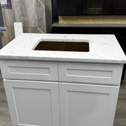 Beautiful marble mosaic All these marbles vary in price ranging from $10-$12 Todos estos mármoles varean en precio