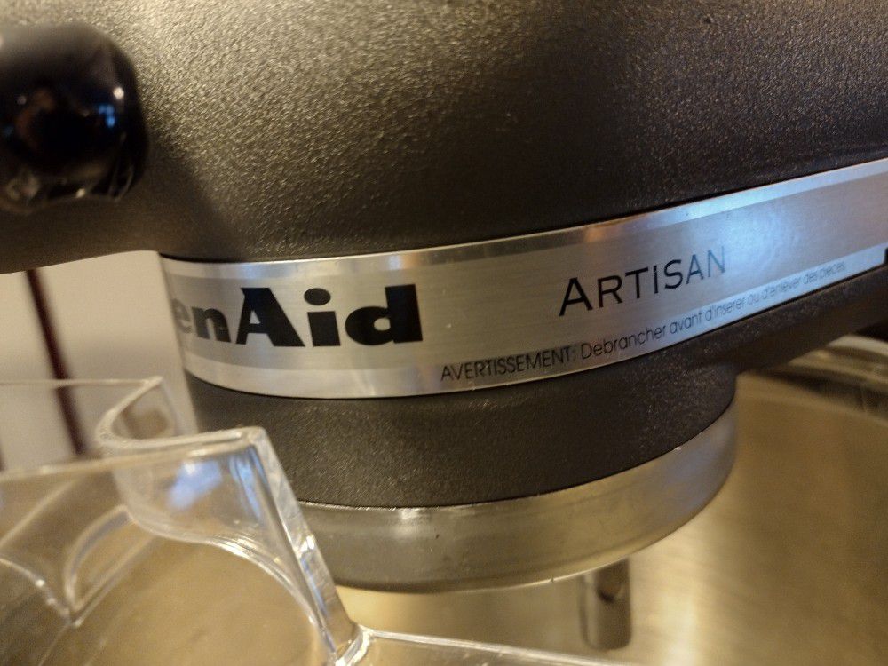 Tilt-head 5QT KitchenAid Mixer in Matte Pistachio for Sale in Seattle, WA -  OfferUp