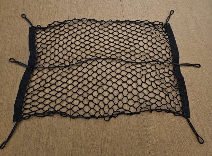 Universal Automobile Trunk /SUV Cargo Net with 6 Elastic Tiedown Loops.