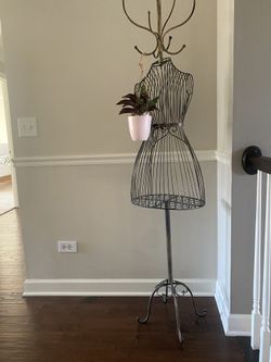 Decorative Hanging Stand Hanger