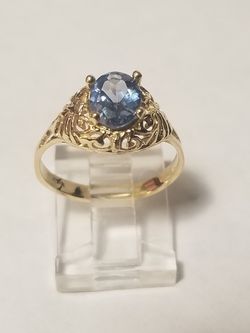 14 k gold sky blue zirconia ring