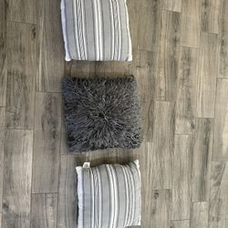 Set Of 3 Throw Pillows 