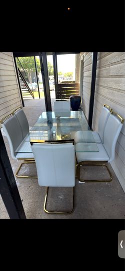 7piece Modern dinner set, USED LIKE NEW