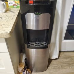 Water Dispenser + 8 Bottles For Water 