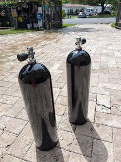 Set of two aluminum air tanks