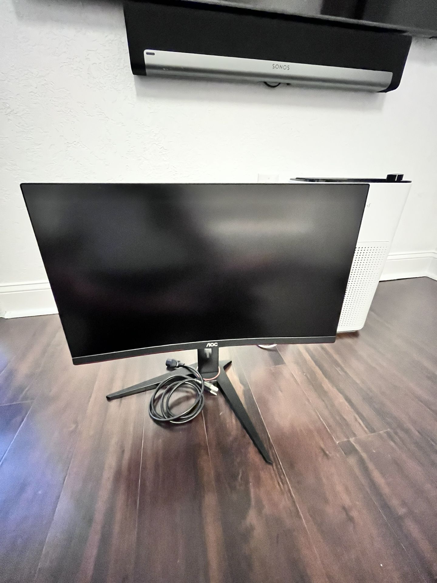 Monitor Curve AOC 27”