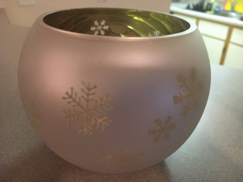 Oversized candle holder