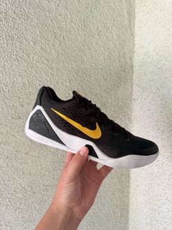 Nike kobe black and gold