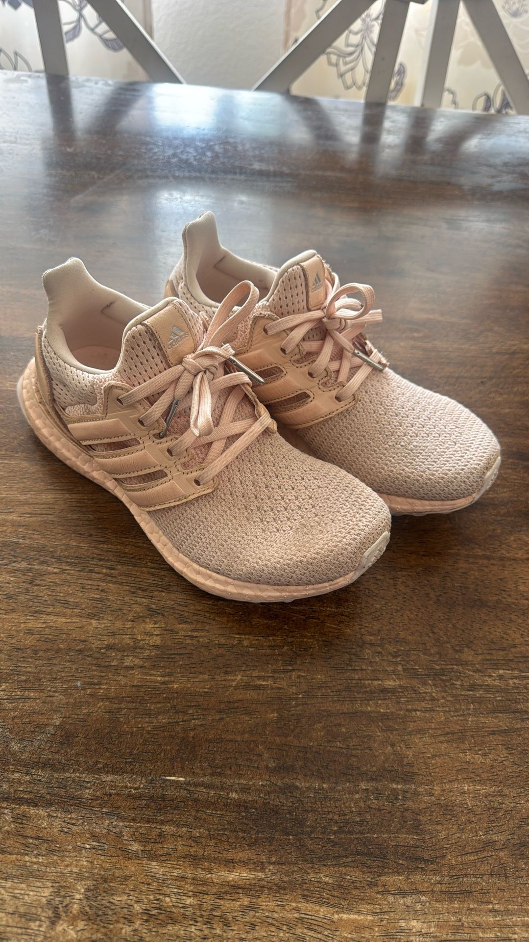Girls Adidas Ultra Boost Size 5