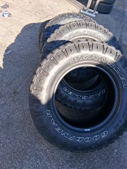 🌞4 TIRES SET 275/70/18 GOODYEAR WRANGLER