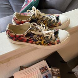 Converse Women’s Size 9.5, Floral Design